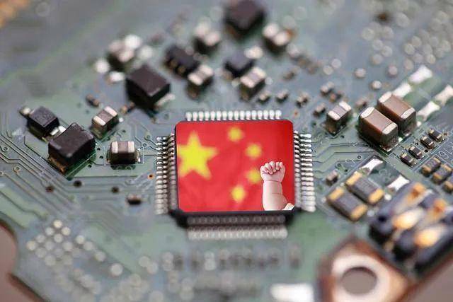 手机死机黑屏:美日荷芯片联盟被攻克，轮到中国反制了，美国急缺三种原材料